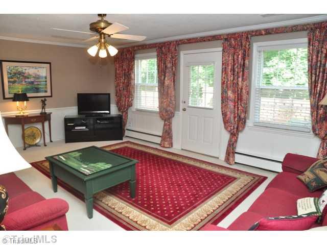 542 Lindley Road Greensboro, NC 27410 - Photo 11 of 15 Den/Family/Great Room.