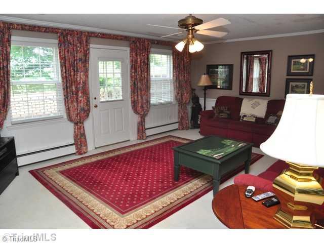 542 Lindley Road Greensboro, NC 27410 - Photo 12 of 15 Den/Family/Great Room.