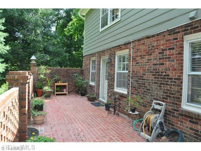 542 Lindley Road Greensboro, NC 27410 - Photo 14 of 15 Patio/Deck.