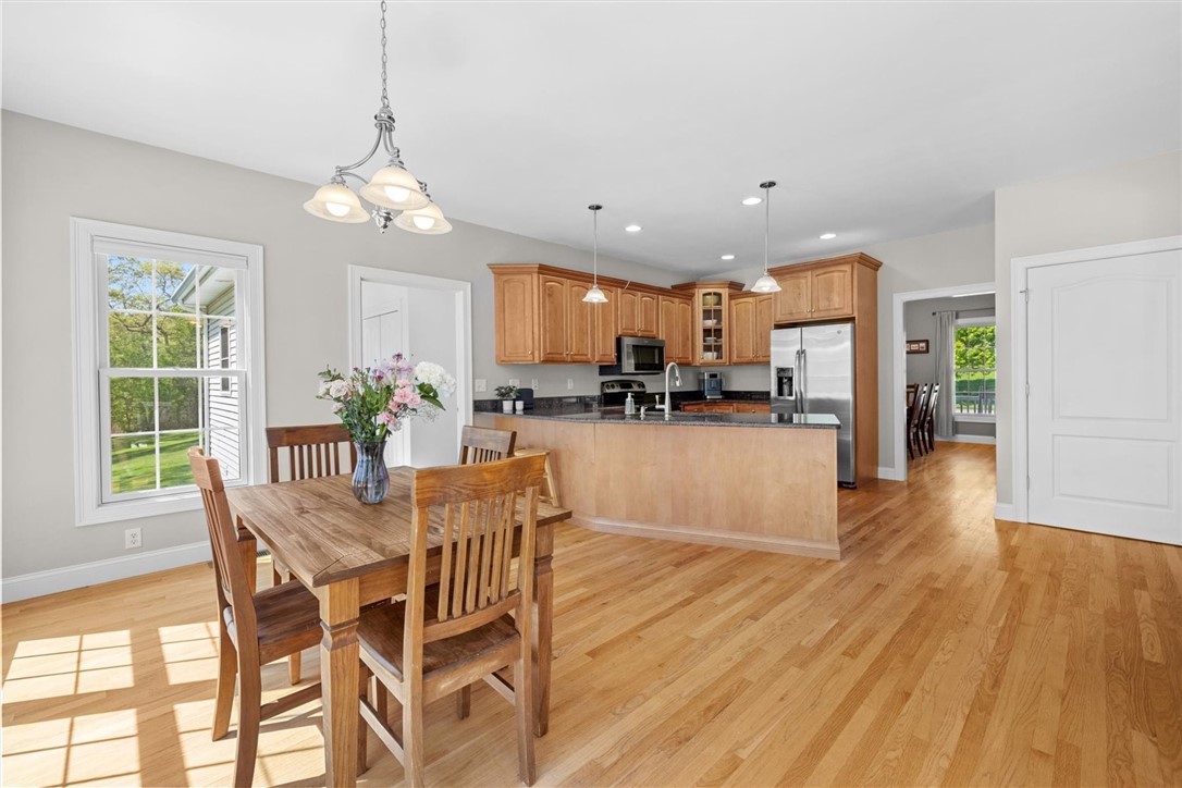 243 Cottrell Road Tiverton, RI 02878 - Photo 22 of 47