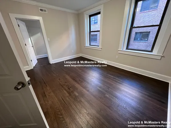 $3,975 | 98 Longwood Avenue, Unit 3, Brookline, MA 02446