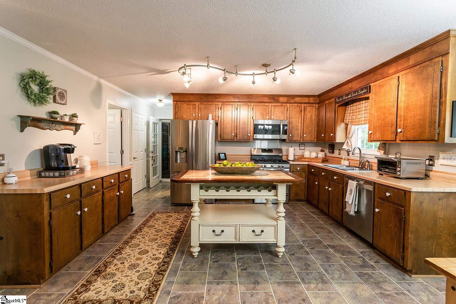 803 Cely Road Easley, SC 29642 - Photo 3 of 24 Gallery Image 3