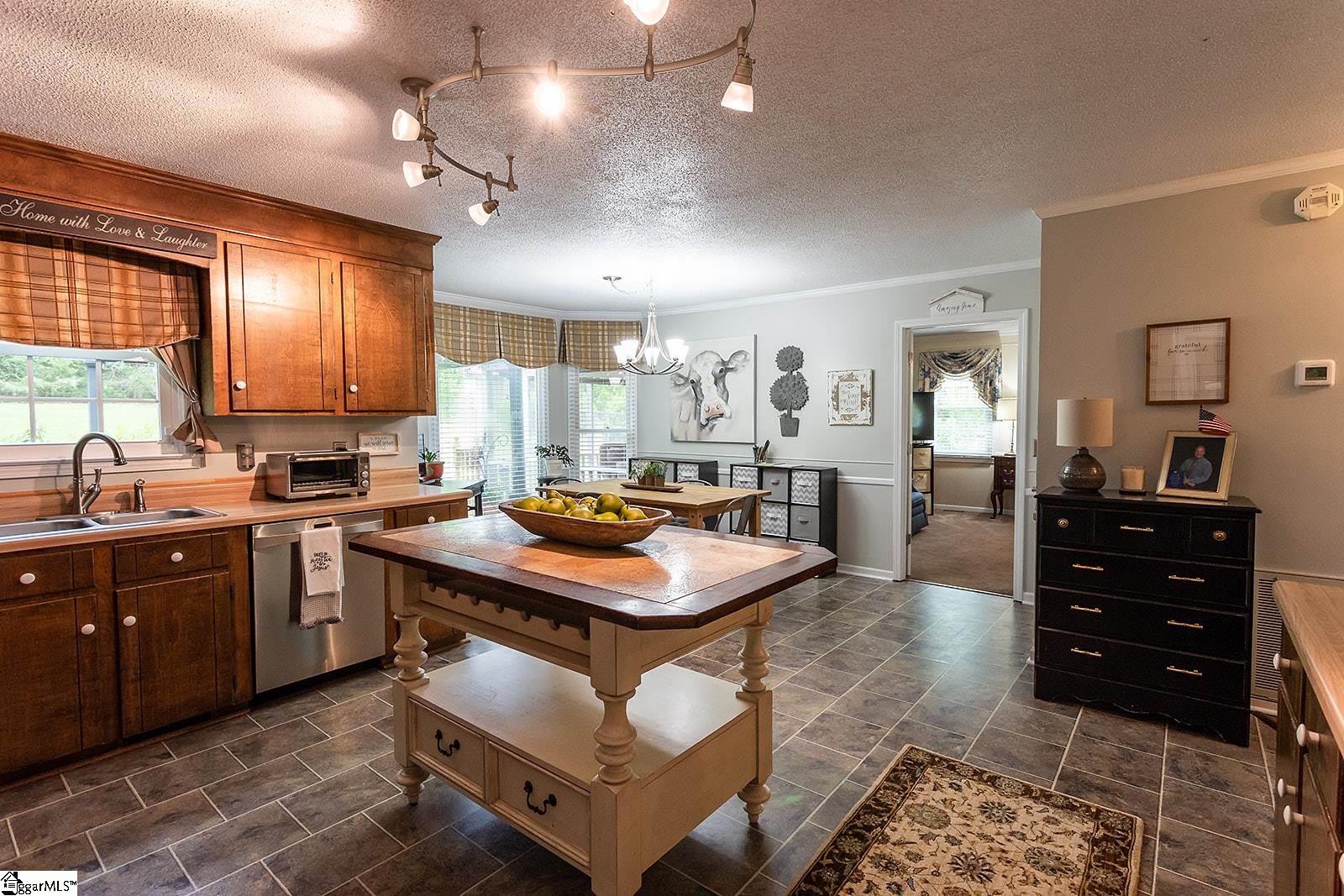 803 Cely Road Easley, SC 29642 - Photo 6 of 24 Gallery Image 6