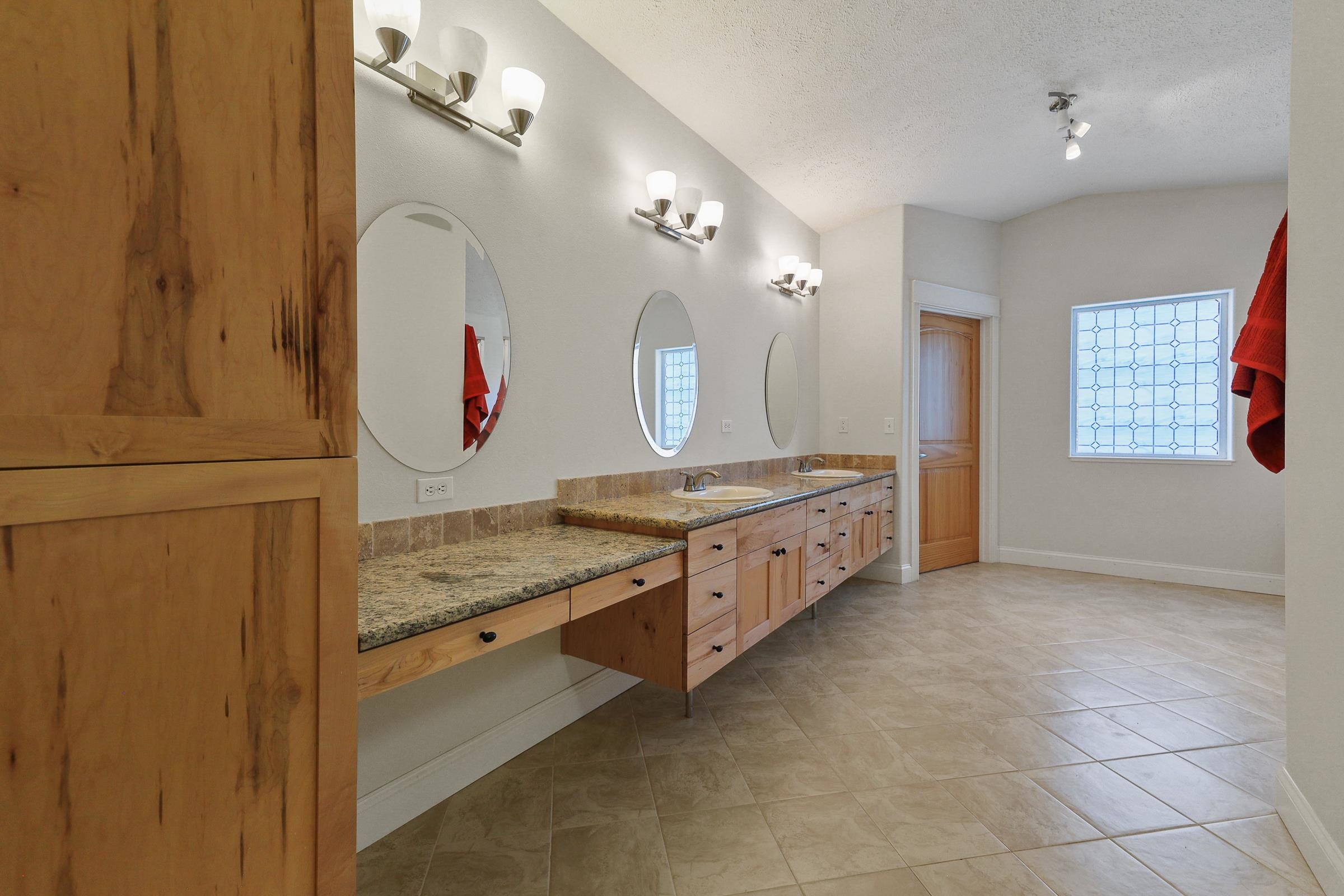 1426 West Cora Court, Unit 2 Spokane, WA 99205 - Photo 17 of 30