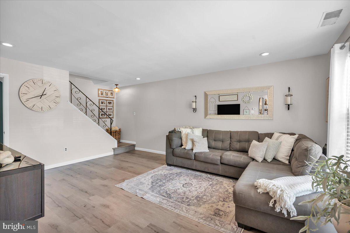 1083 Harbour Drive Palmyra, NJ 08065 - Photo 4 of 30