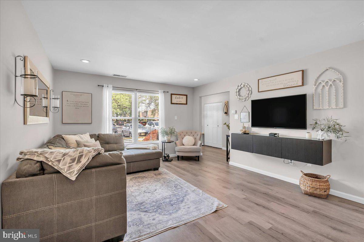 1083 Harbour Drive Palmyra, NJ 08065 - Photo 6 of 30