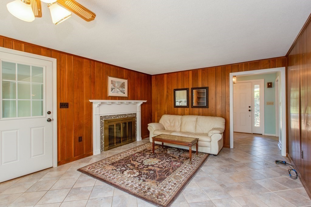 54 Park Road Chelmsford, MA 01824 - Photo 15 of 29