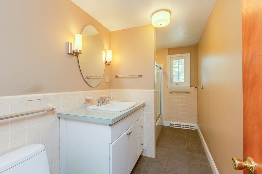 54 Park Road Chelmsford, MA 01824 - Photo 17 of 29