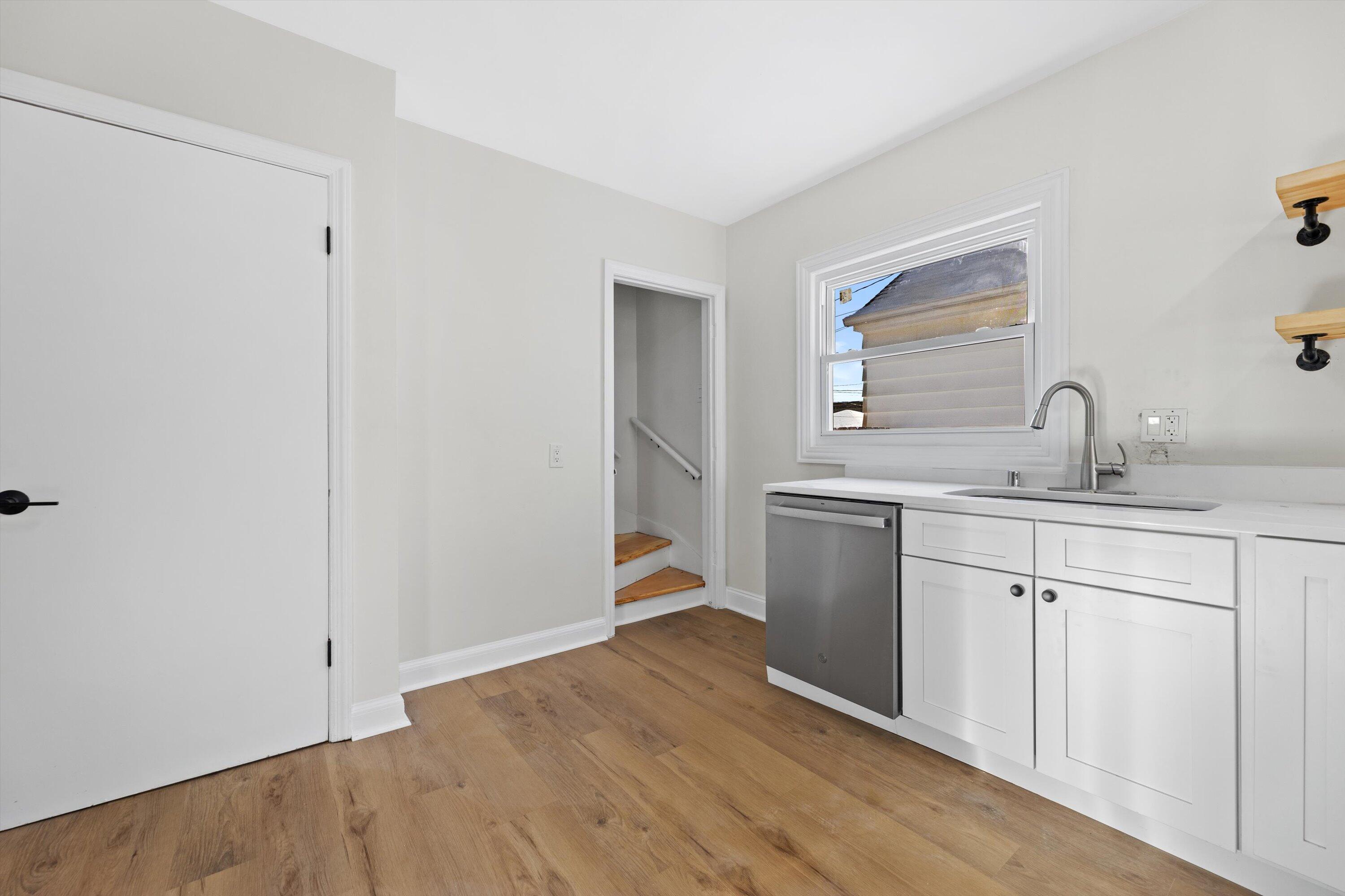 216 South 74th Street Milwaukee, WI 53214 - Photo 9 of 22 Kitchen