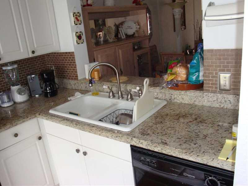9126 Southwest 21st Street, Unit D Boca Raton, FL 33428 - Photo 8 of 30 Kitchen