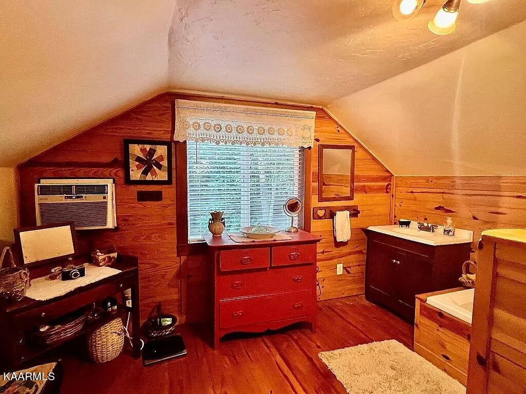 618 Coon Hollow Road Sunbright, TN 37872 - Photo 13 of 60 Main Suite Bath