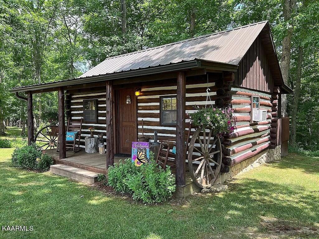 618 Coon Hollow Road Sunbright, TN 37872 - Photo 23 of 60 Air BNB Log cabin