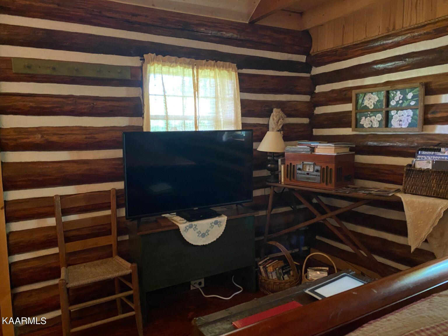 618 Coon Hollow Road Sunbright, TN 37872 - Photo 25 of 60 Log cabin 1