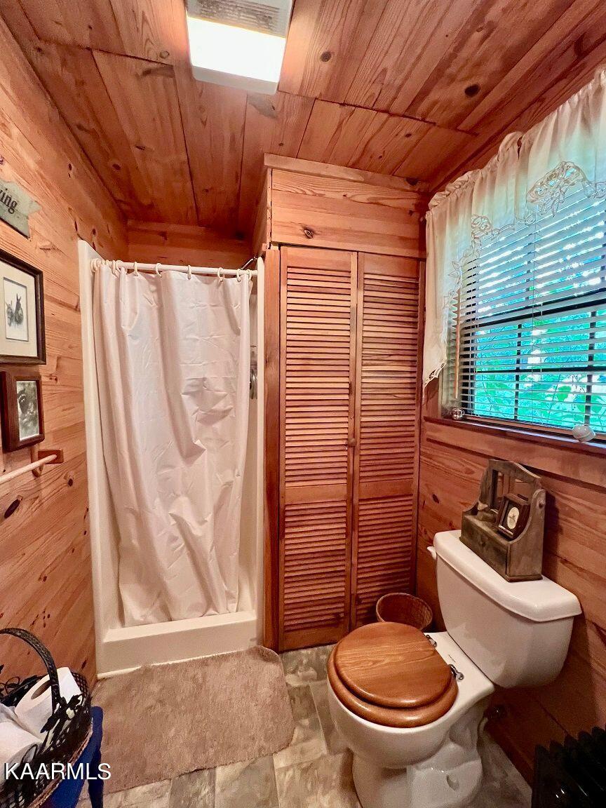 618 Coon Hollow Road Sunbright, TN 37872 - Photo 33 of 60 Cabin 3 bath