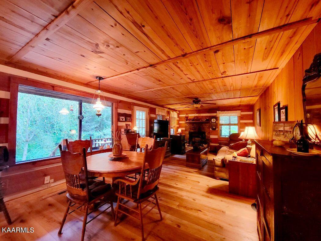 618 Coon Hollow Road Sunbright, TN 37872 - Photo 7 of 60 Great room