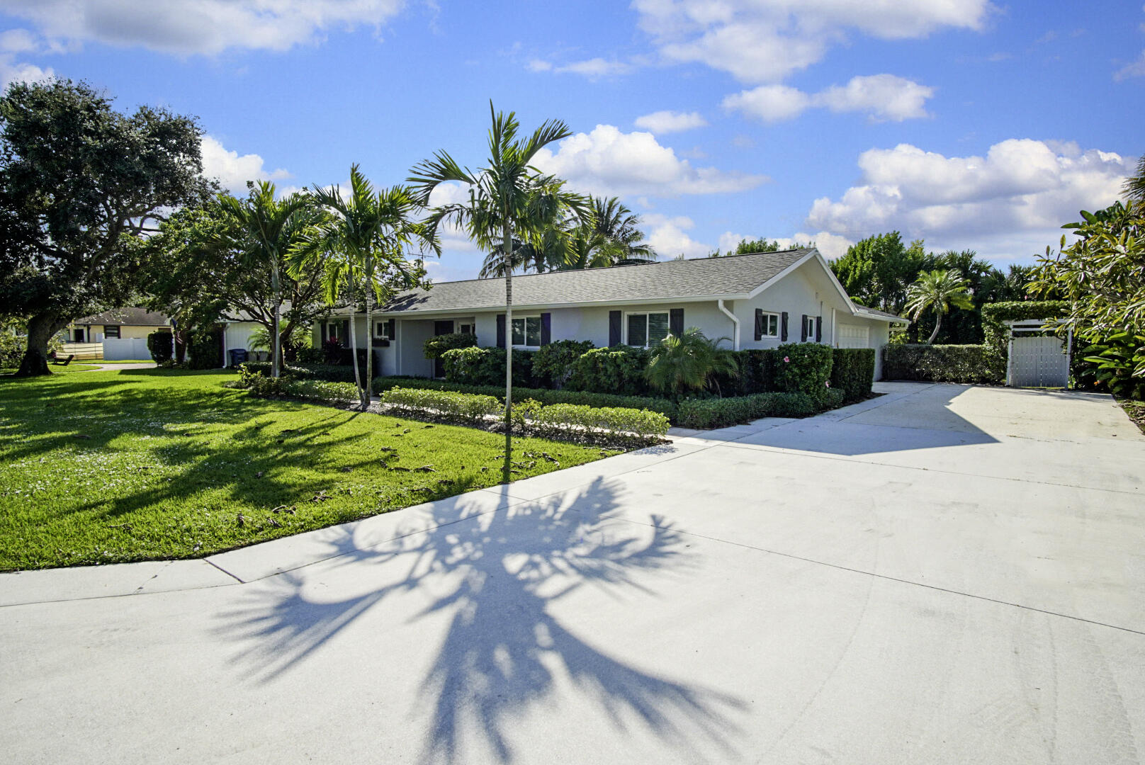 924 Pompano Drive Jupiter, FL 33458 - Photo 3 of 36 Photo Nov 08 2025, 3 27 53 PM