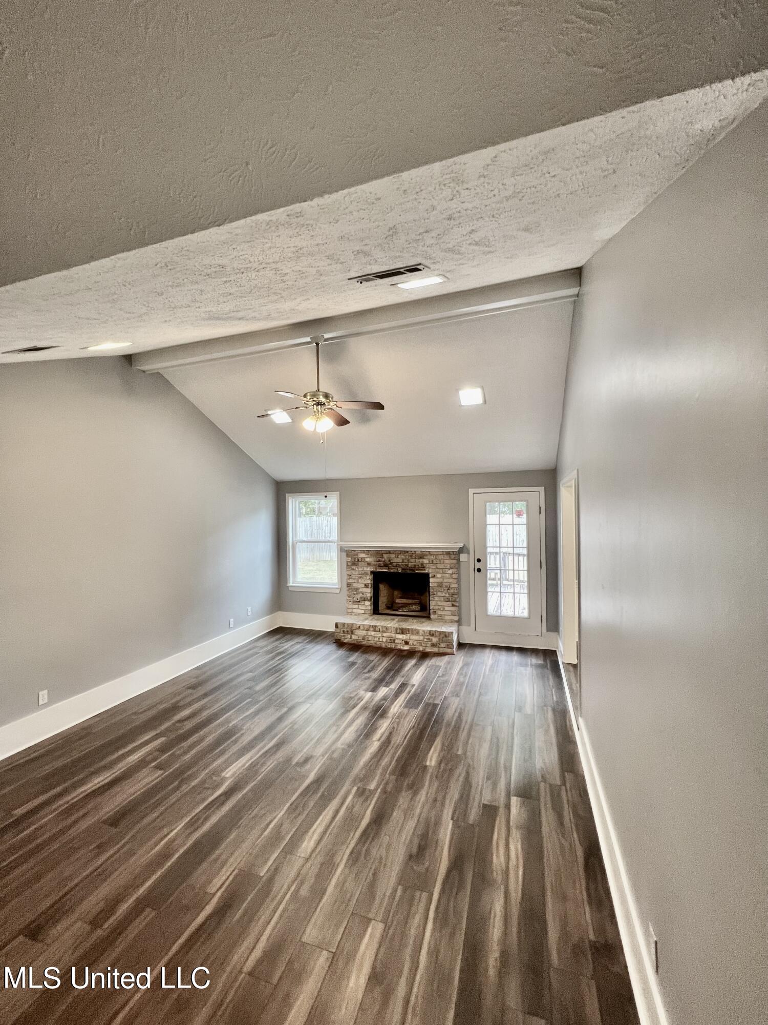 308 Timber Ridge Drive Ridgeland, MS 39157 - Photo 5 of 22 IMG_1536