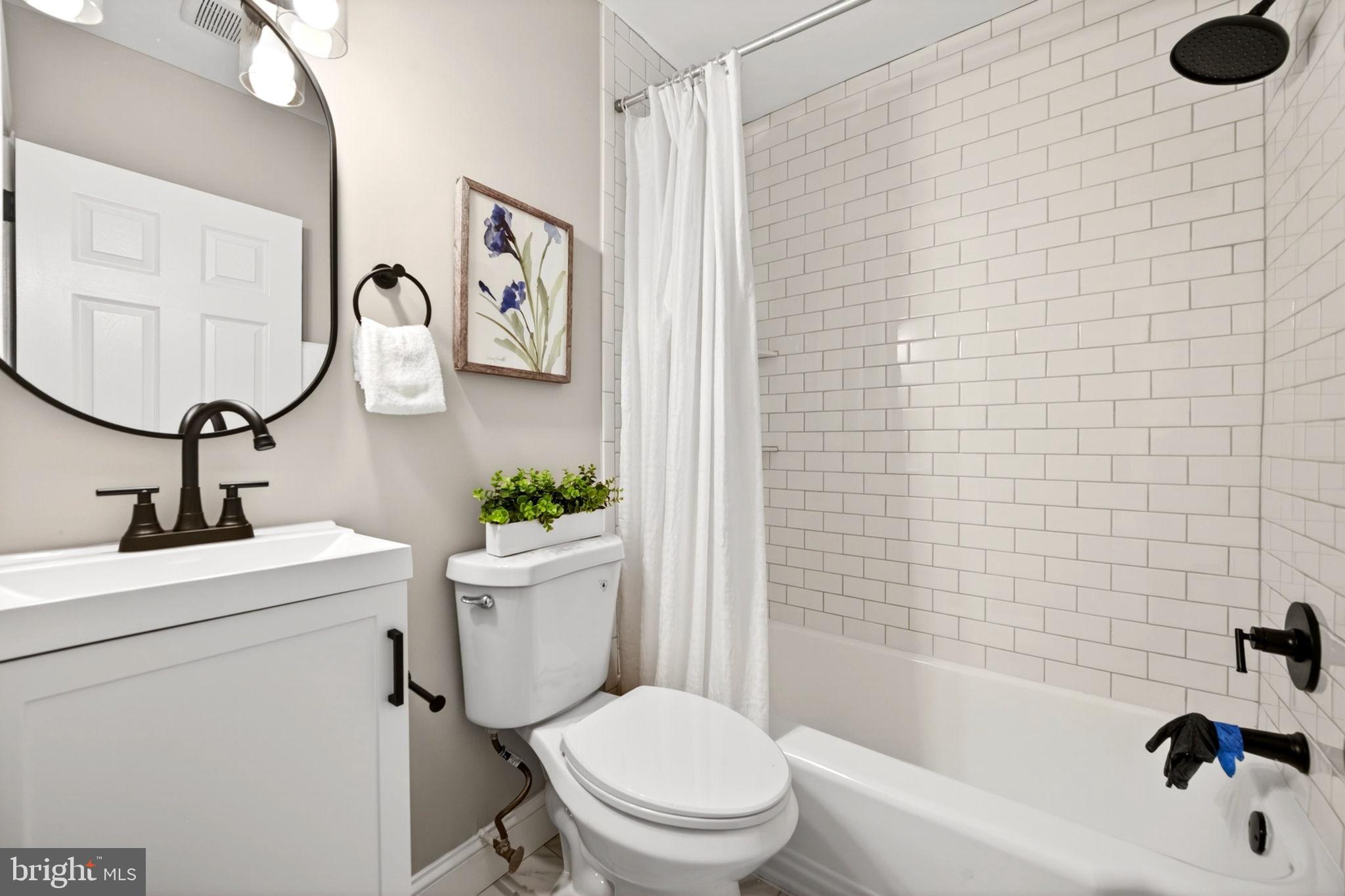 2722 North Rosedale Street Baltimore, MD 21216 - Photo 31 of 34 Full Bathroom 2