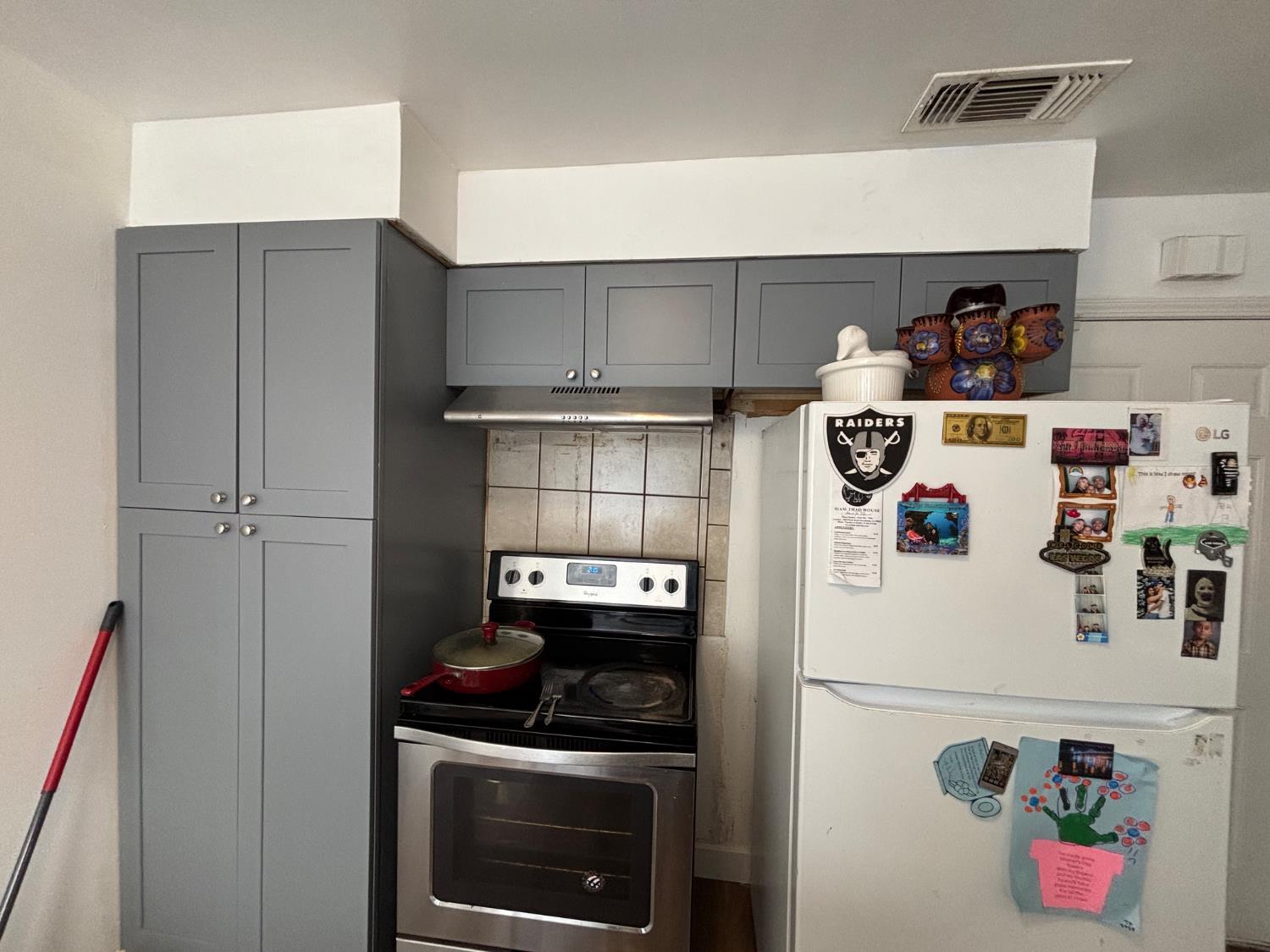 7084 Remo Way Sacramento, CA 95822 - Photo 6 of 16