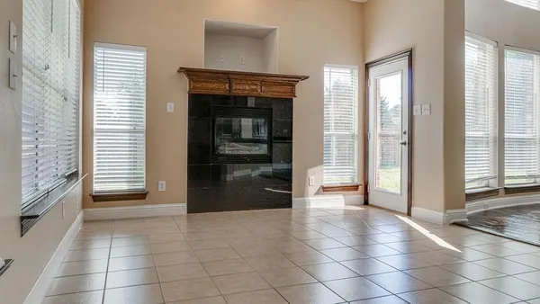 $3,995 | 8394 Fullerton Street, Lantana, TX 76226