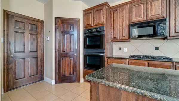 $3,995 | 8394 Fullerton Street, Lantana, TX 76226