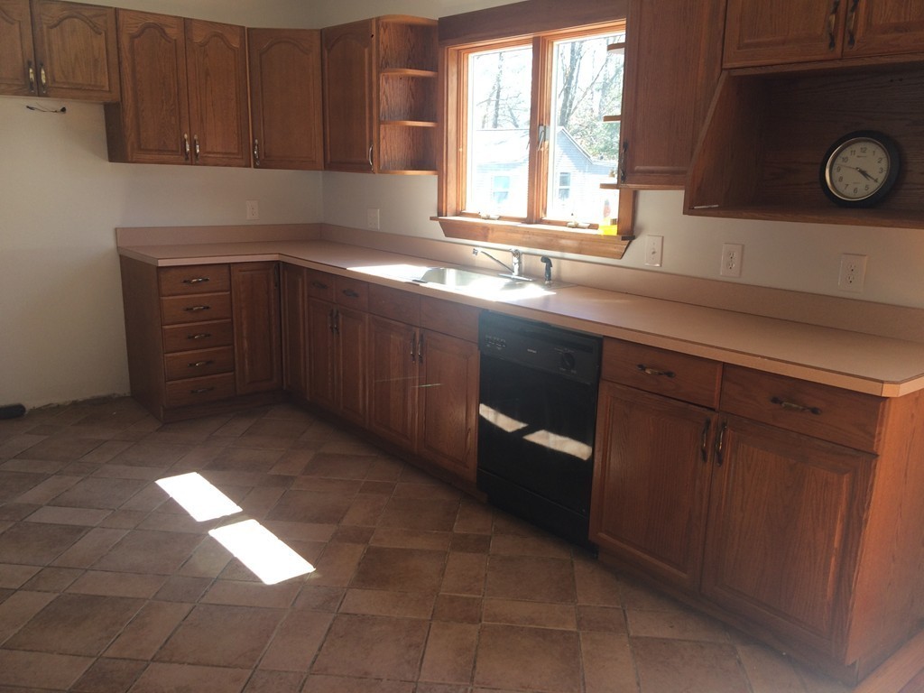 2 Burdon Street Sutton, MA 01588 - Photo 6 of 15 Gallery Image 6