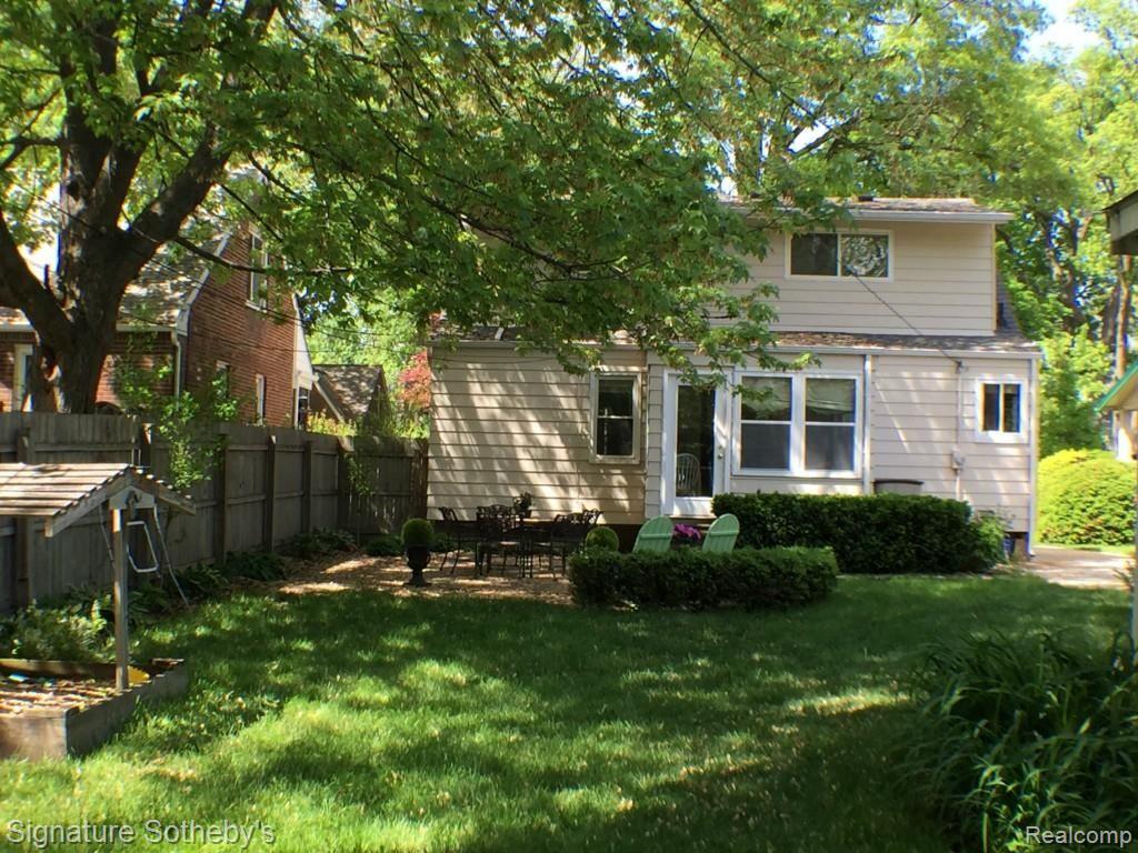 66 Devonshire Road Pleasant Ridge, MI 48069 - Photo 23 of 31 Back of home