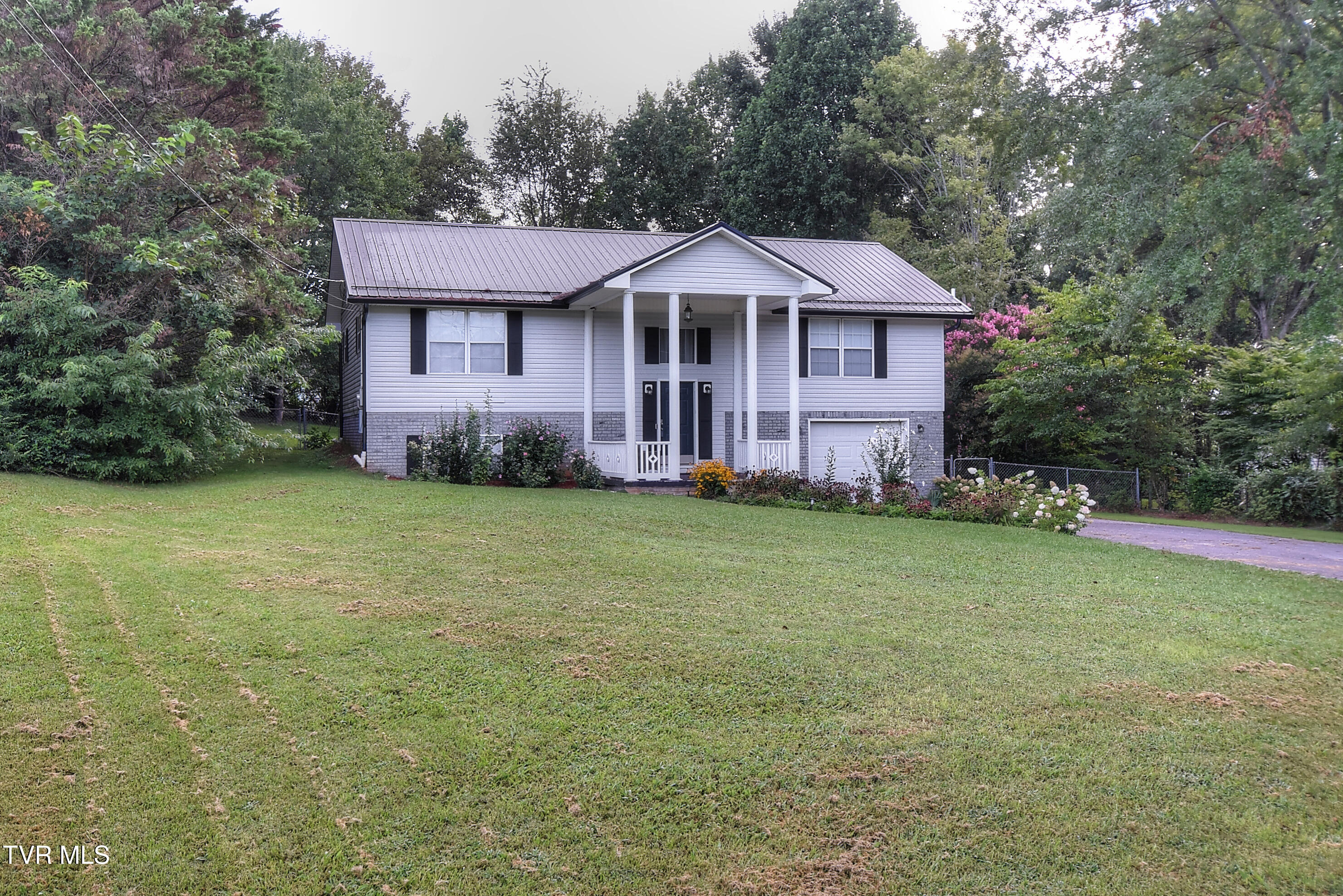 138 Garland Road Limestone, TN 37681 - Photo 4 of 49 DSC_0091_2_3_4_5_6