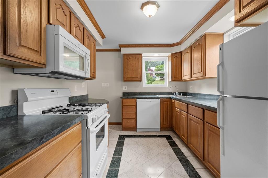 7911 Roderick Drive Pittsburgh, PA 15237 - Photo 14 of 45 Gallery Image 14