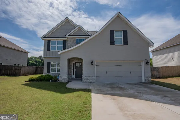 $379,900 | 125 Amberley Court, Kathleen, GA 31047