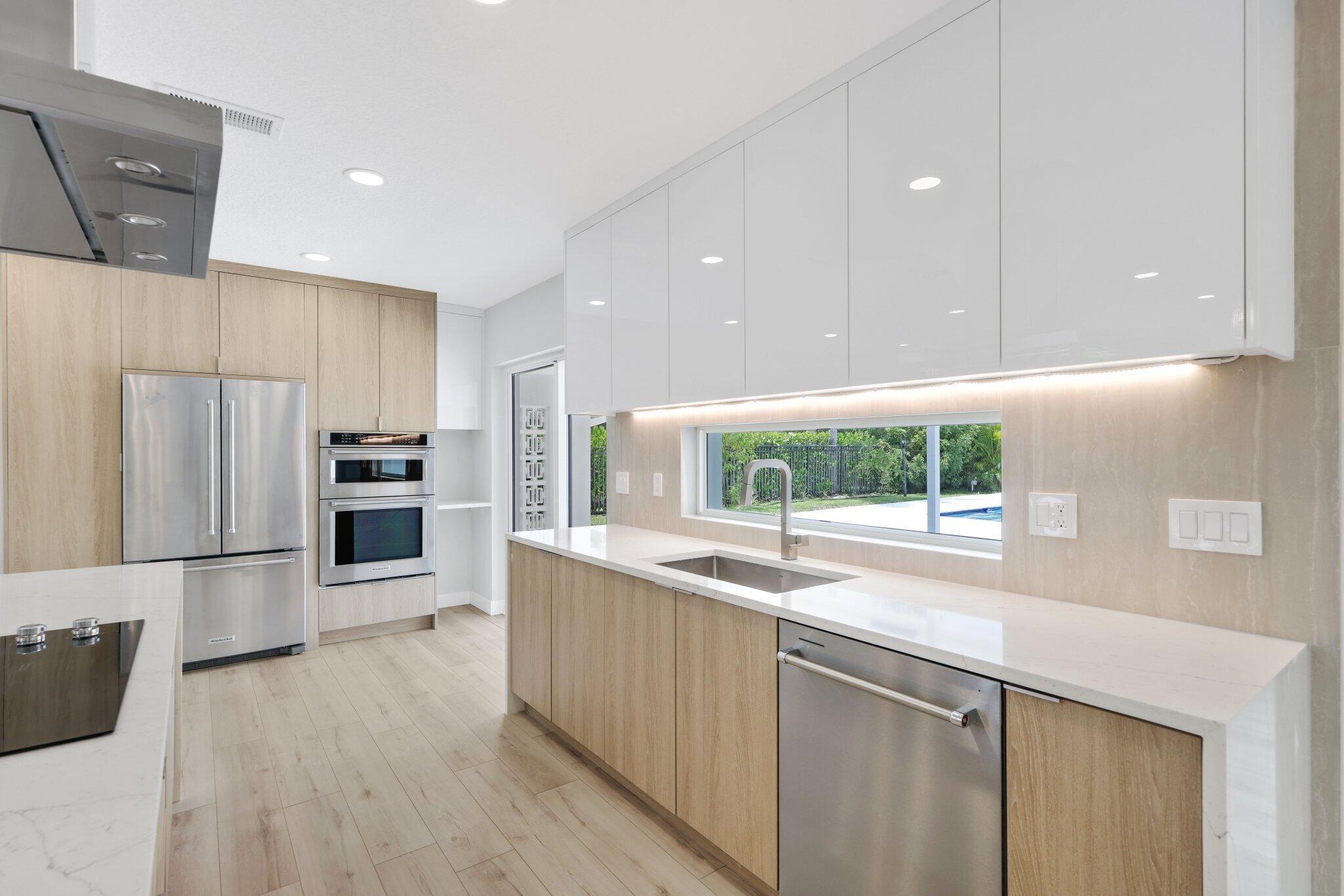 3384 Lakeview Drive Delray Beach, FL 33445 - Photo 11 of 59 3384 Lakeview Drive - 27.jpg-SMALL