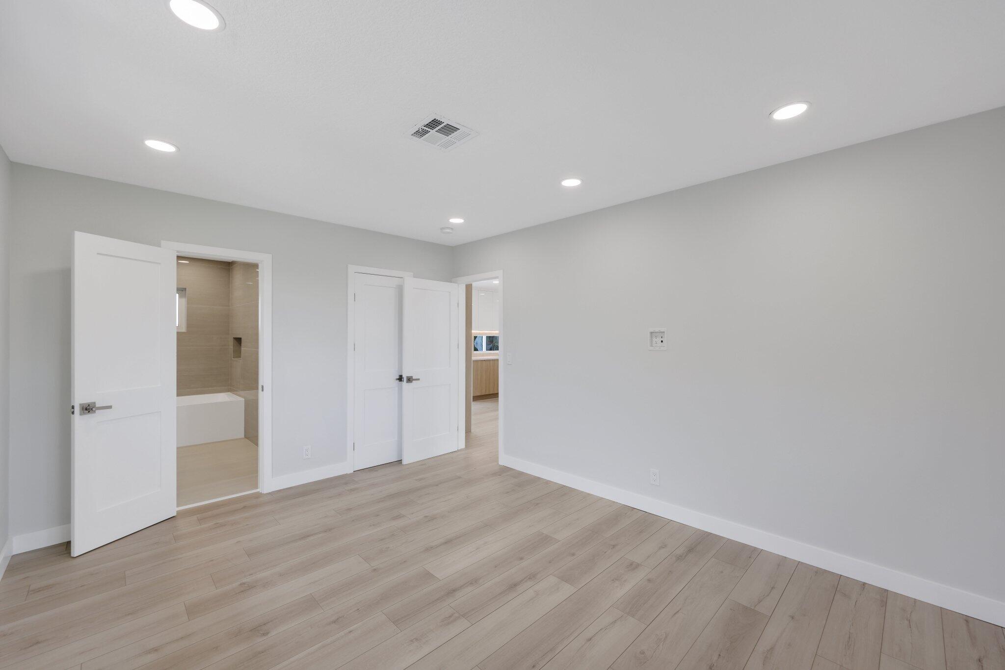 3384 Lakeview Drive Delray Beach, FL 33445 - Photo 19 of 59 3384 Lakeview Drive - 35.jpg-SMALL