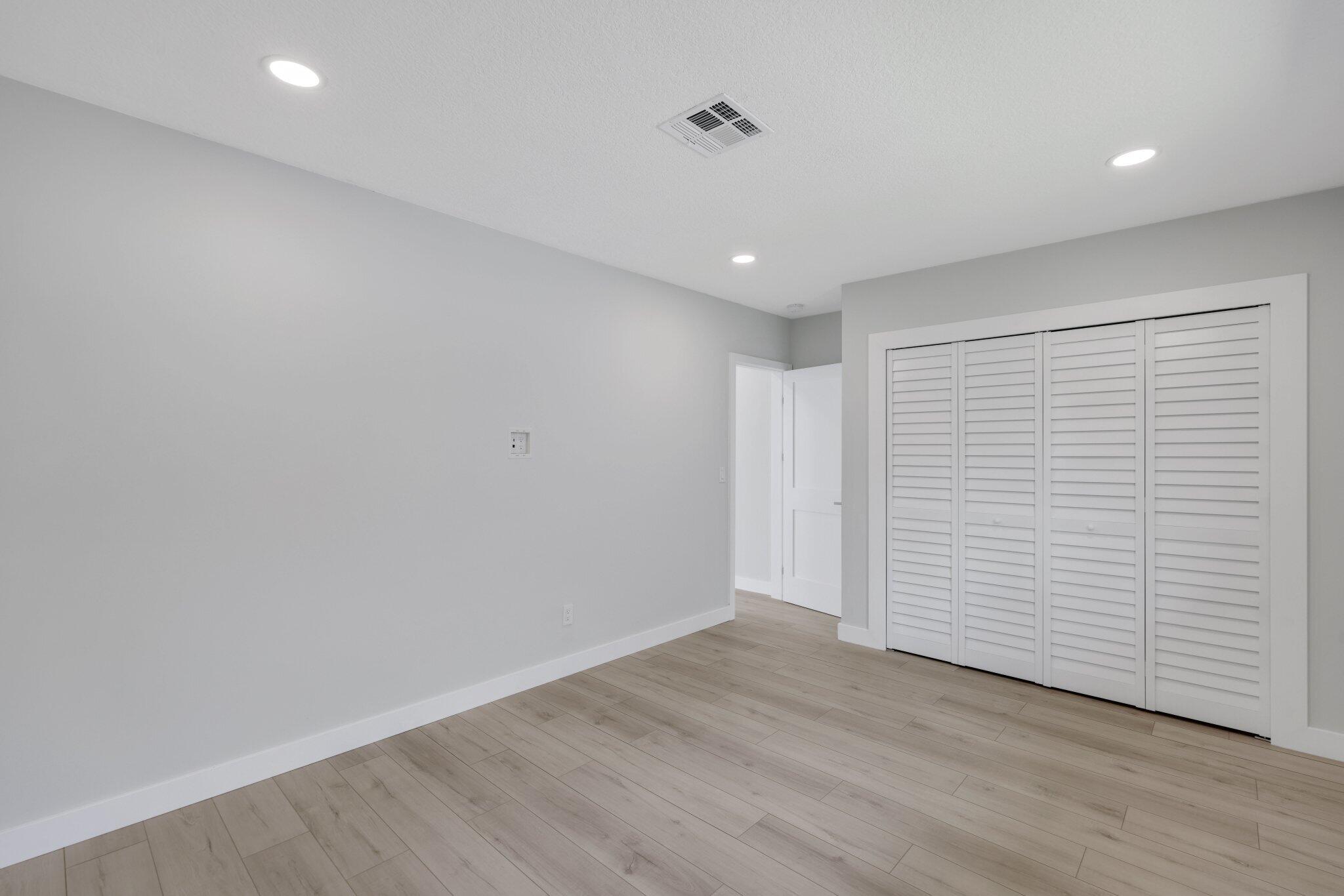 3384 Lakeview Drive Delray Beach, FL 33445 - Photo 31 of 59 3384 Lakeview Drive - 43.jpg-SMALL