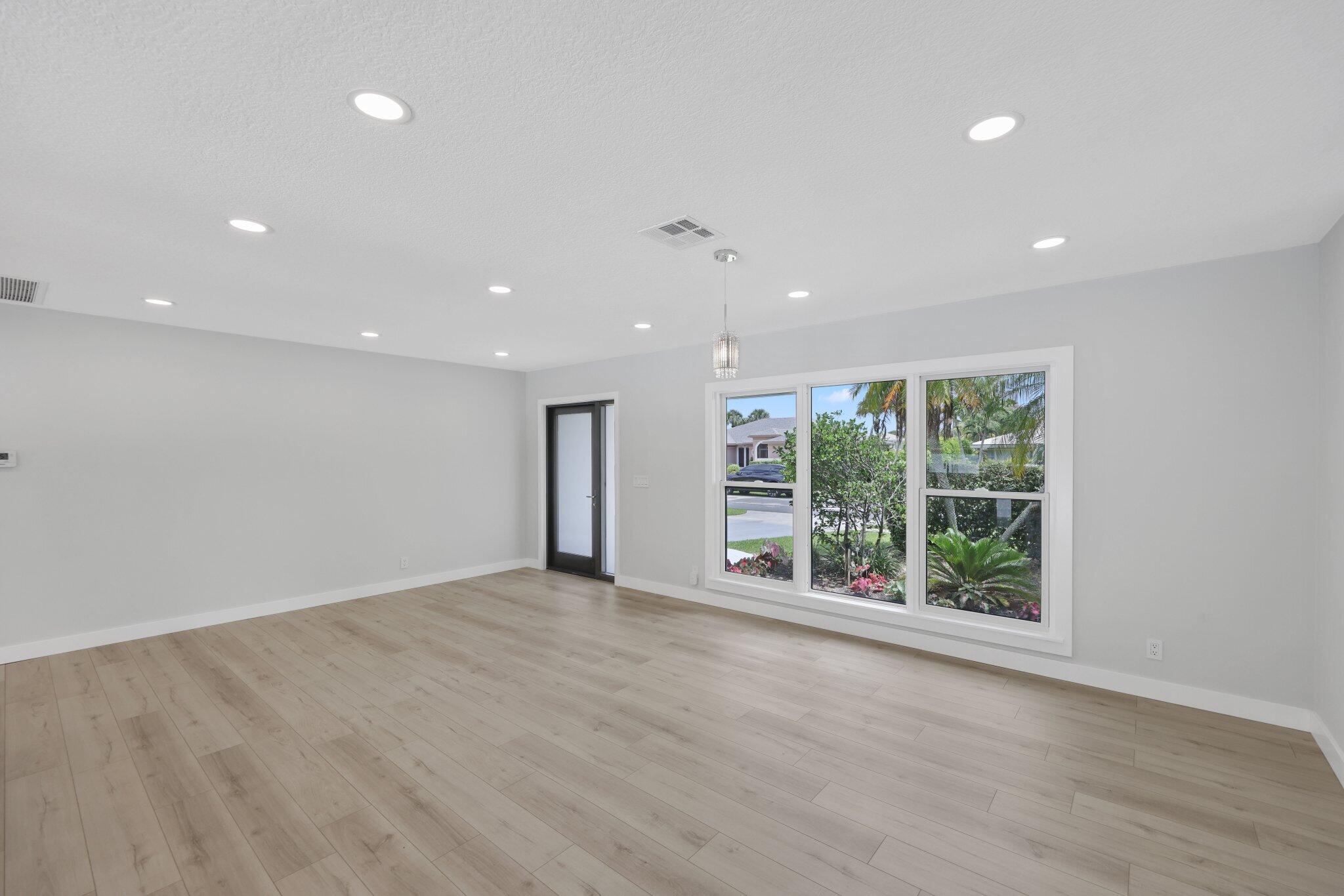 3384 Lakeview Drive Delray Beach, FL 33445 - Photo 8 of 59 3384 Lakeview Drive - 22.jpg-SMALL