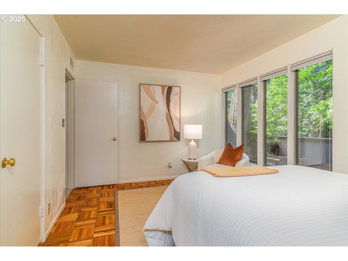 589 Ridgeway Road Lake Oswego, OR 97034 - Photo 16 of 41 Gallery Image 16