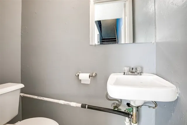 $1,050 | 2215 Mission Hill Drive, Unit 104, Austin, TX 78741