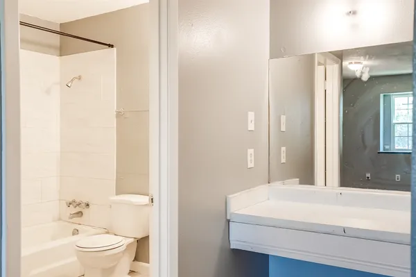 $1,050 | 2215 Mission Hill Drive, Unit 104, Austin, TX 78741