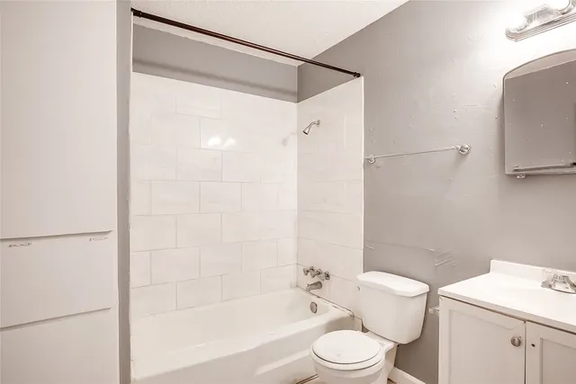 $1,050 | 2215 Mission Hill Drive, Unit 104, Austin, TX 78741