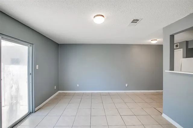 $1,050 | 2215 Mission Hill Drive, Unit 104, Austin, TX 78741