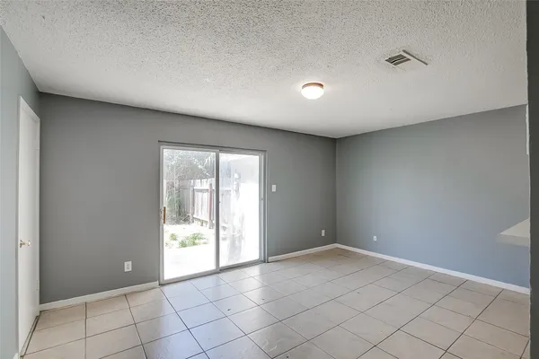 $1,050 | 2215 Mission Hill Drive, Unit 104, Austin, TX 78741