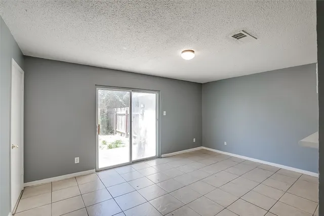 $1,050 | 2215 Mission Hill Drive, Unit 104, Austin, TX 78741