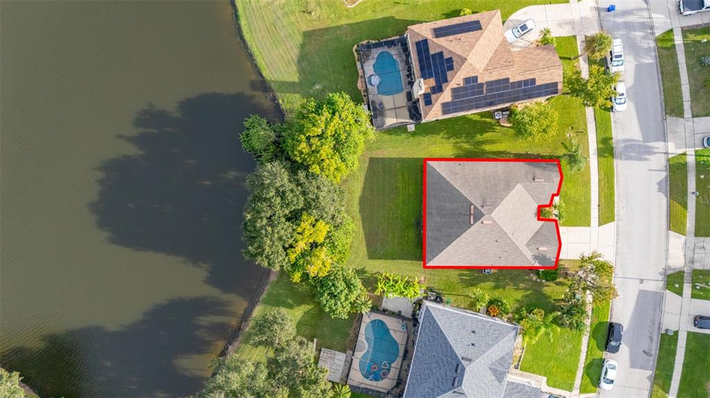 2172 The Oaks Boulevard Kissimmee, FL 34746 - Photo 69 of 81 an aerial view of a house