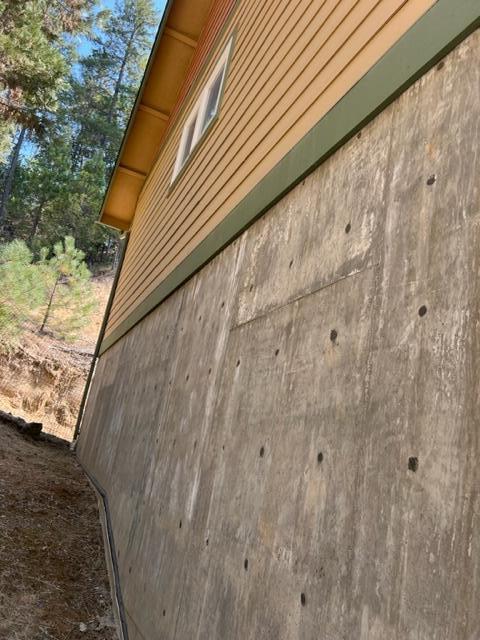 16486 Ford Road Rogue River, OR 97537 - Photo 20 of 31 concrete walls around garage