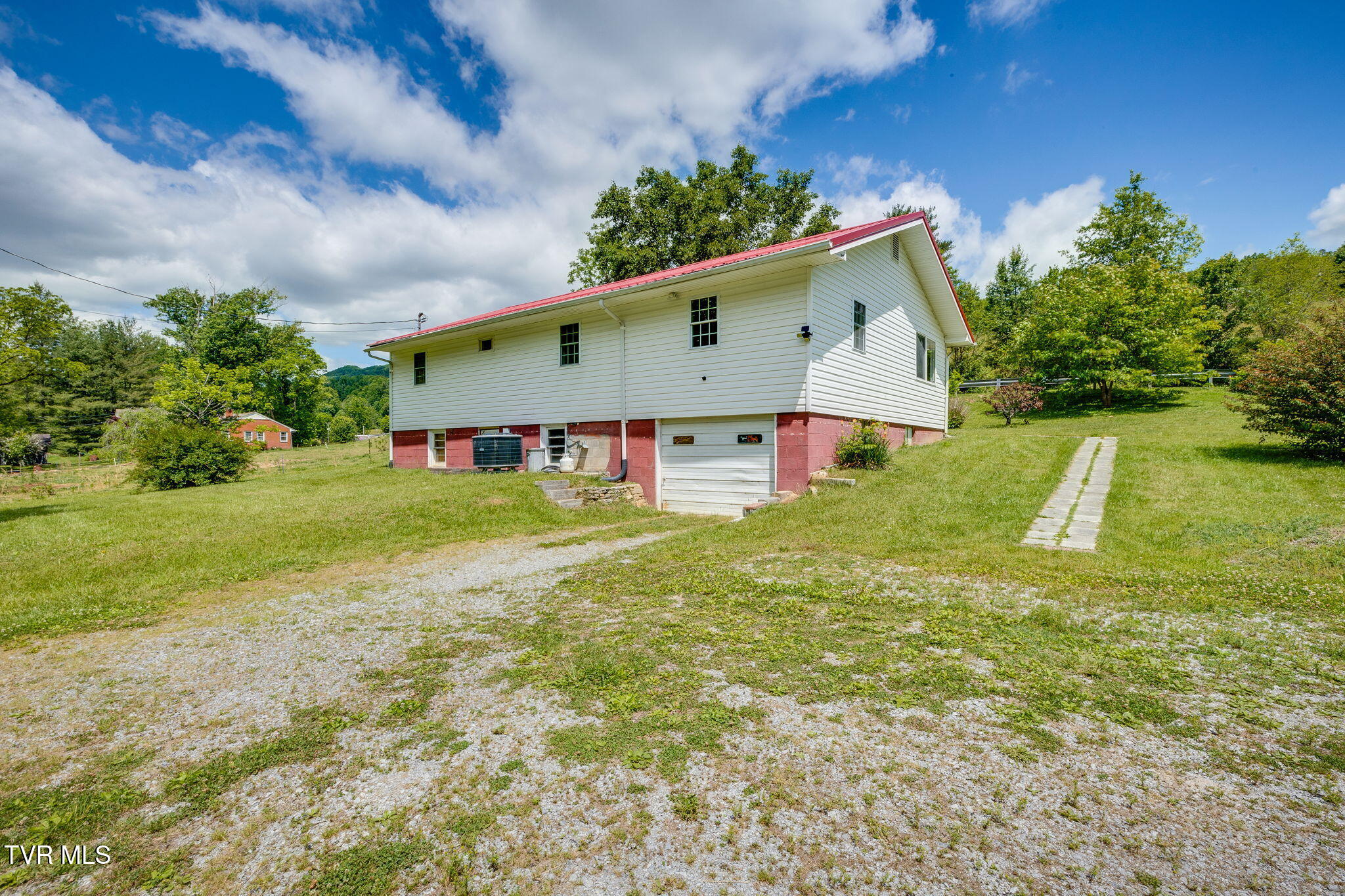 1639 Yuma Road Gate City, VA 24251 - Photo 30 of 36 025