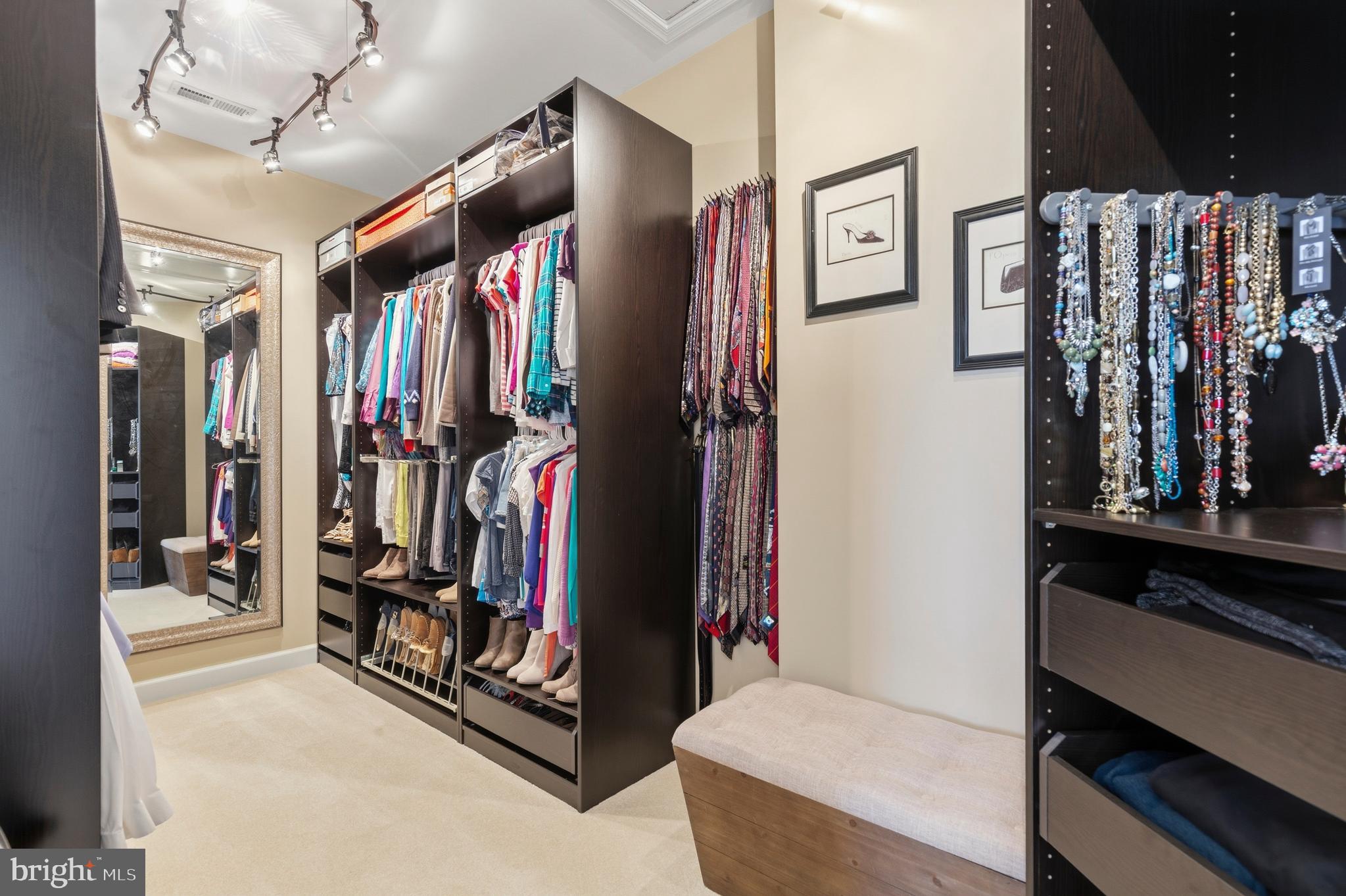 16527 Hampton Road Hamilton, VA 20158 - Photo 27 of 56 Huge Closet with Closet System