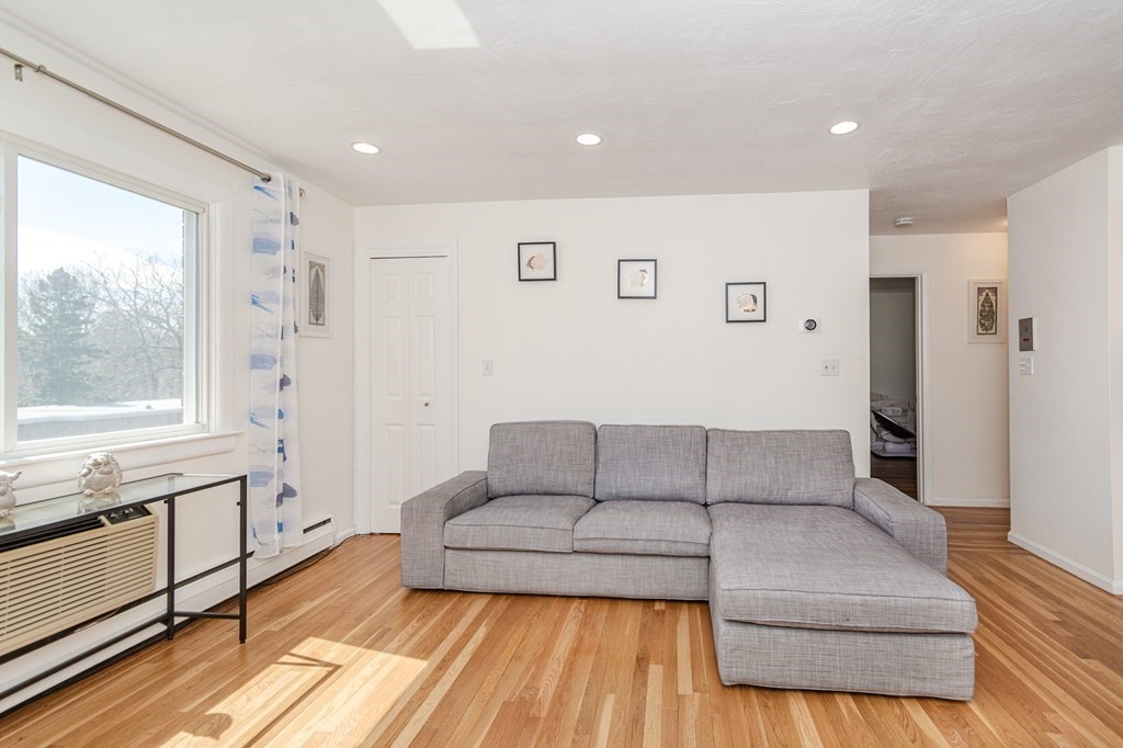 32 Jacqueline Road, Unit E Waltham, MA 02452 - Photo 3 of 26