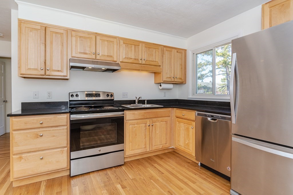 32 Jacqueline Road, Unit E Waltham, MA 02452 - Photo 8 of 26