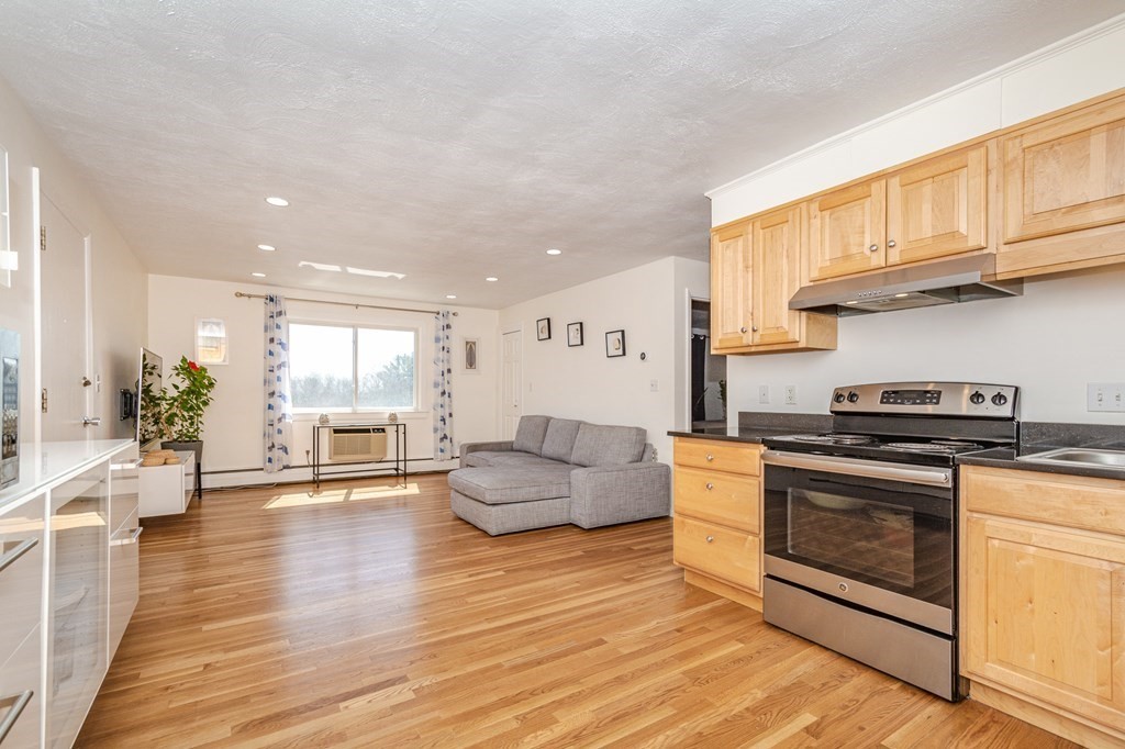32 Jacqueline Road, Unit E Waltham, MA 02452 - Photo 9 of 26