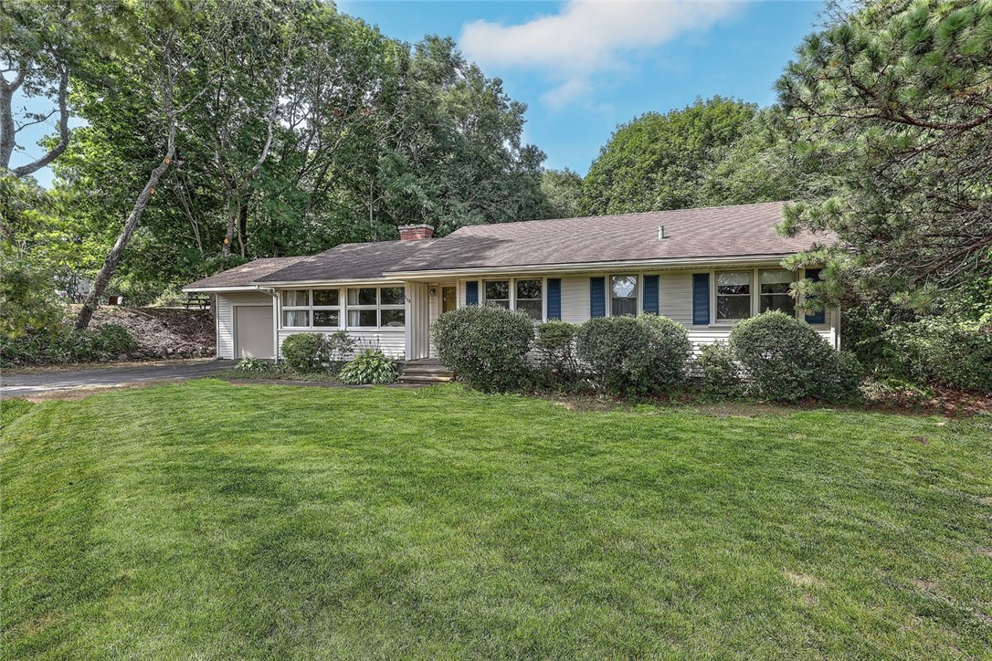 188 Winnapaug Road Westerly, RI 02891 - Photo 4 of 50