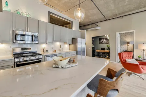 $449,900 | 900 North Kingsbury Street, Unit 1025, Chicago, IL 60610